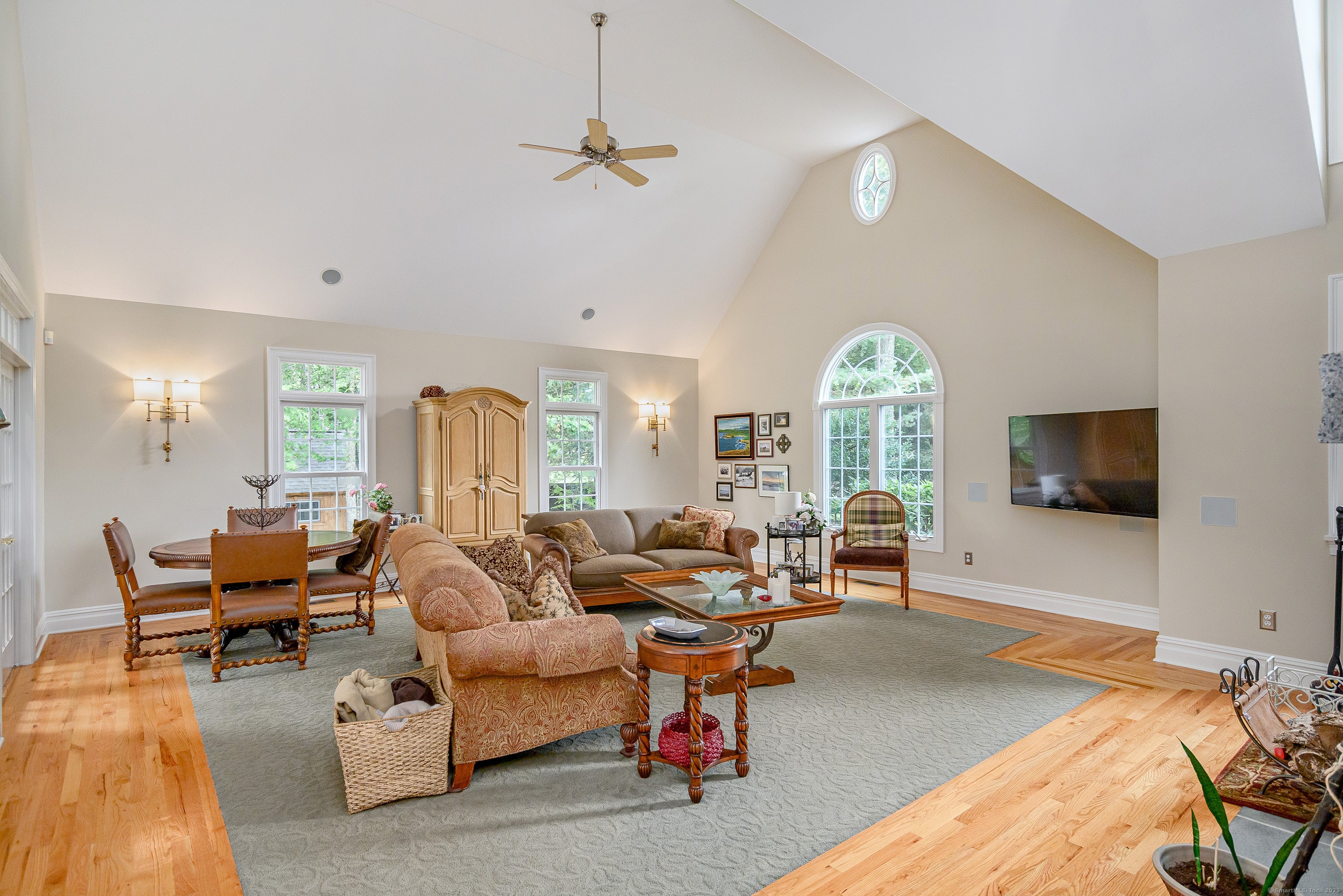 Newtown, Connecticut, 06482, United States, 4 Bedrooms Bedrooms, ,4 BathroomsBathrooms,Residential,Active,1934769