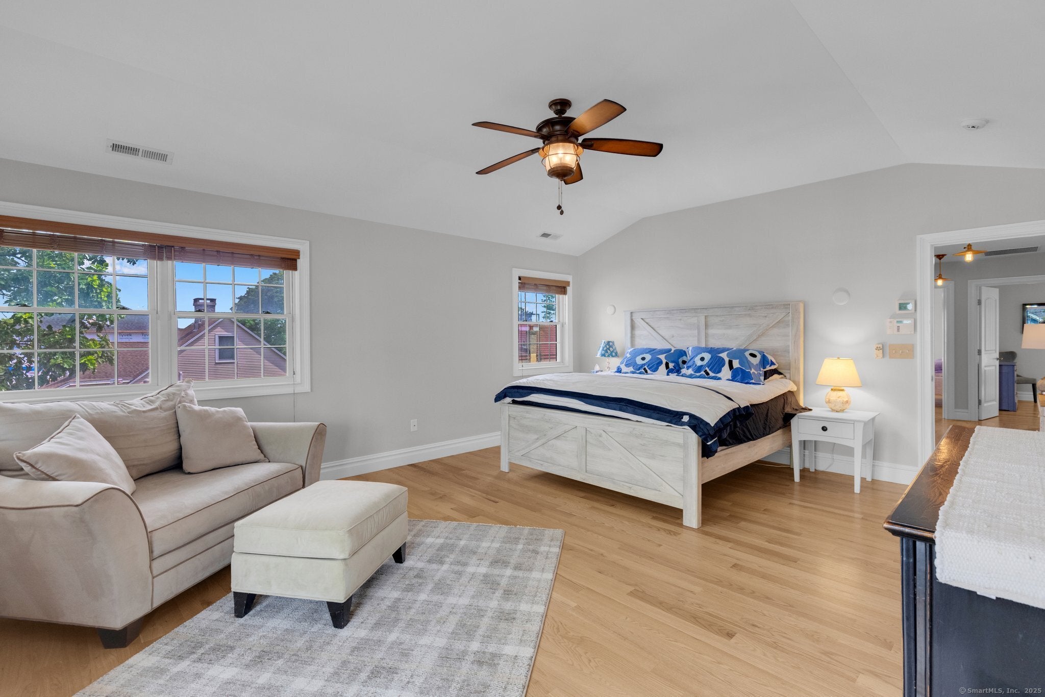 Milford, Connecticut, 06460, United States, 3 Bedrooms Bedrooms, ,4 BathroomsBathrooms,Residential,Active,1926887