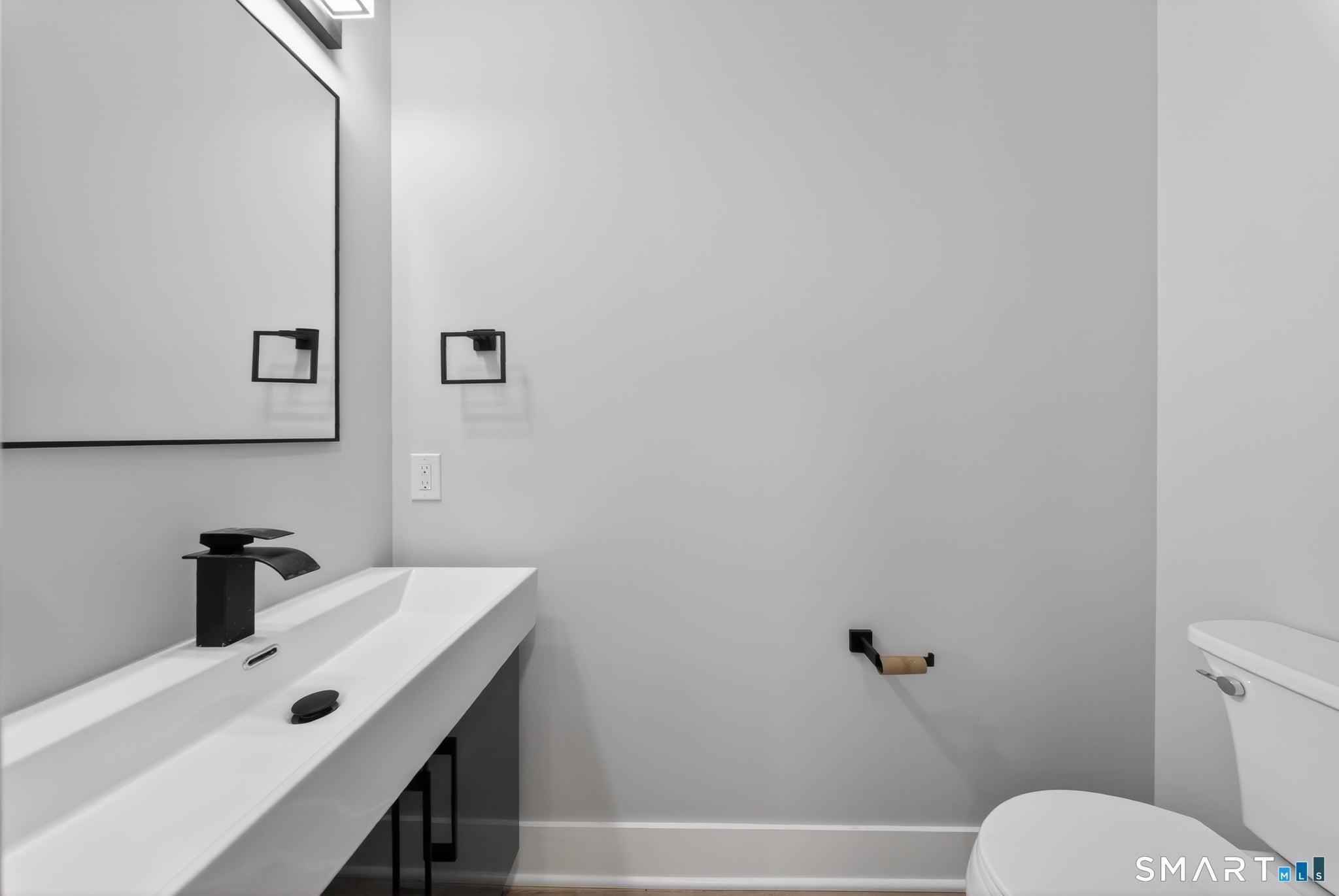 Fairfield, Connecticut, 06824, United States, 5 Bedrooms Bedrooms, ,4 BathroomsBathrooms,Residential,Active,2052052