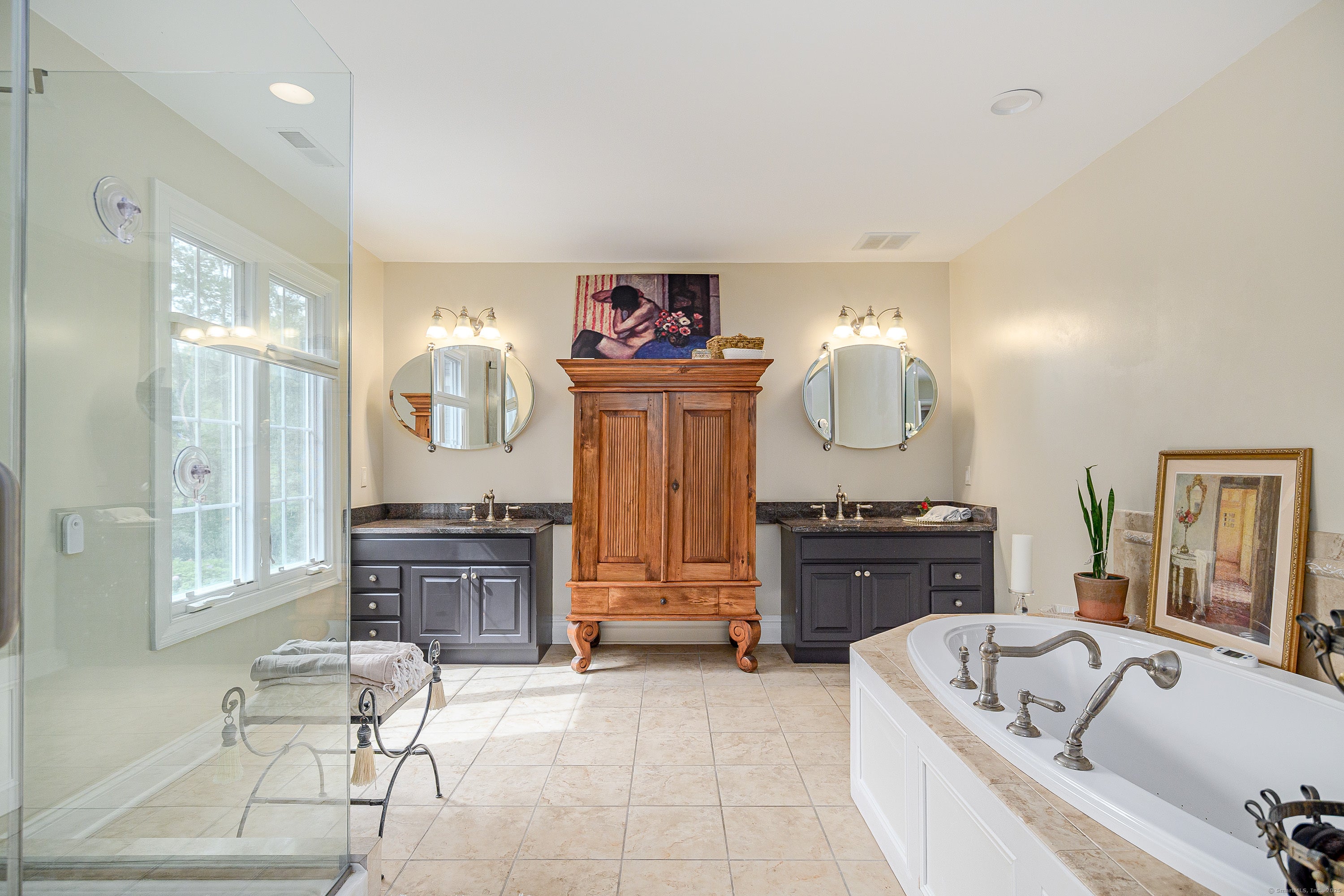 Newtown, Connecticut, 06482, United States, 4 Bedrooms Bedrooms, ,4 BathroomsBathrooms,Residential,Active,1934769