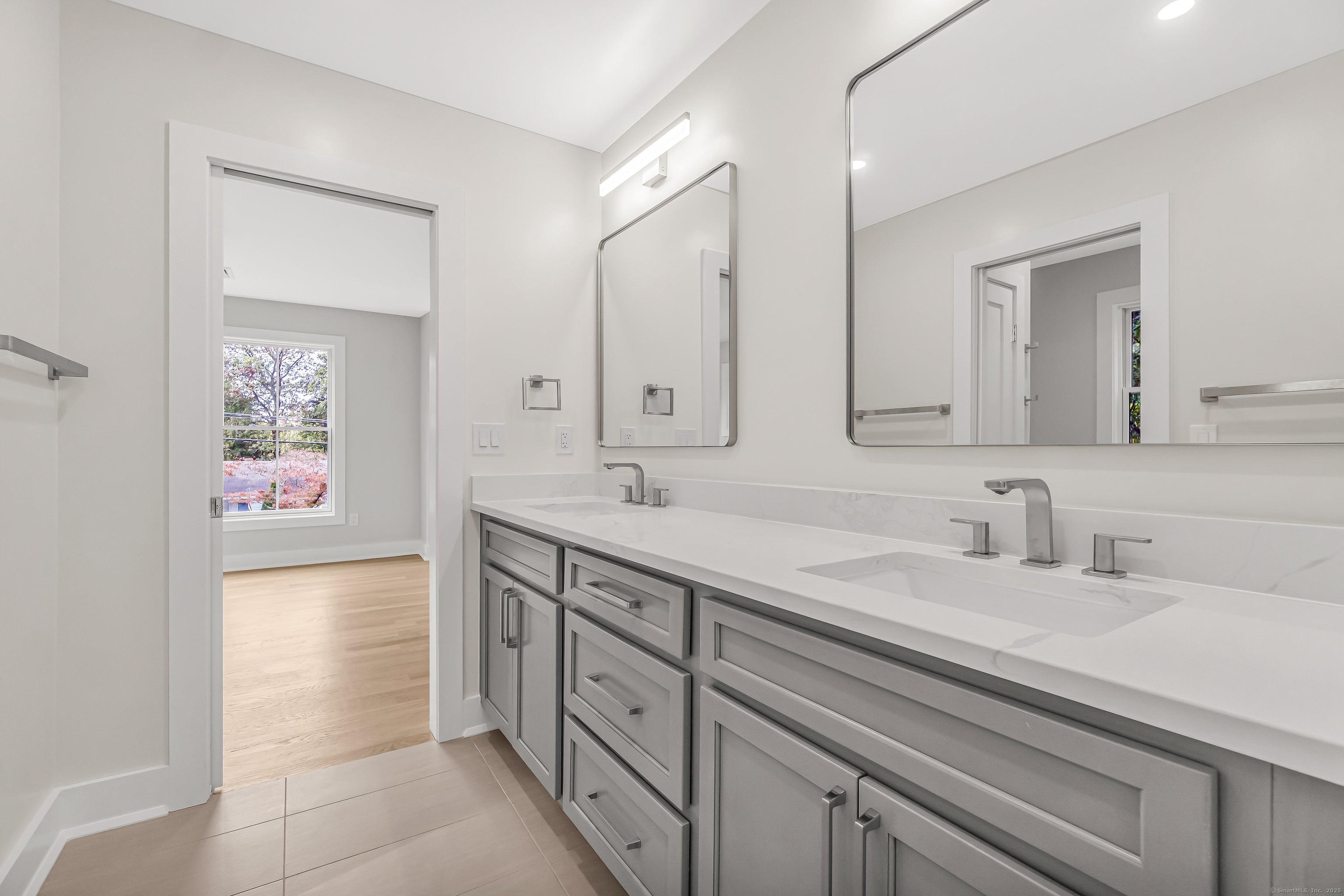 Fairfield, Connecticut, 06825, United States, 4 Bedrooms Bedrooms, ,5 BathroomsBathrooms,Residential,Active,1953660