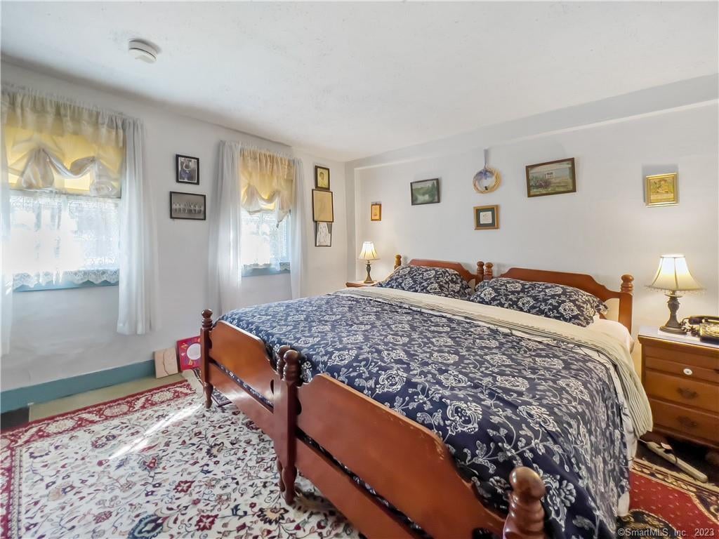 Newtown, Connecticut, 06470, United States, 3 Bedrooms Bedrooms, ,2 BathroomsBathrooms,Residential,Active,1967111