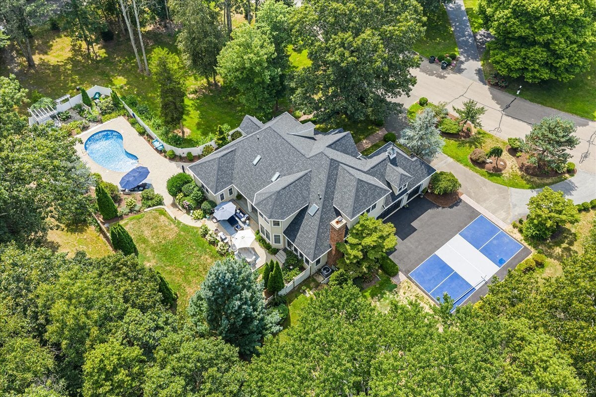 Clinton, Connecticut, 06413, United States, 5 Bedrooms Bedrooms, ,4 BathroomsBathrooms,Residential,Active,1936123