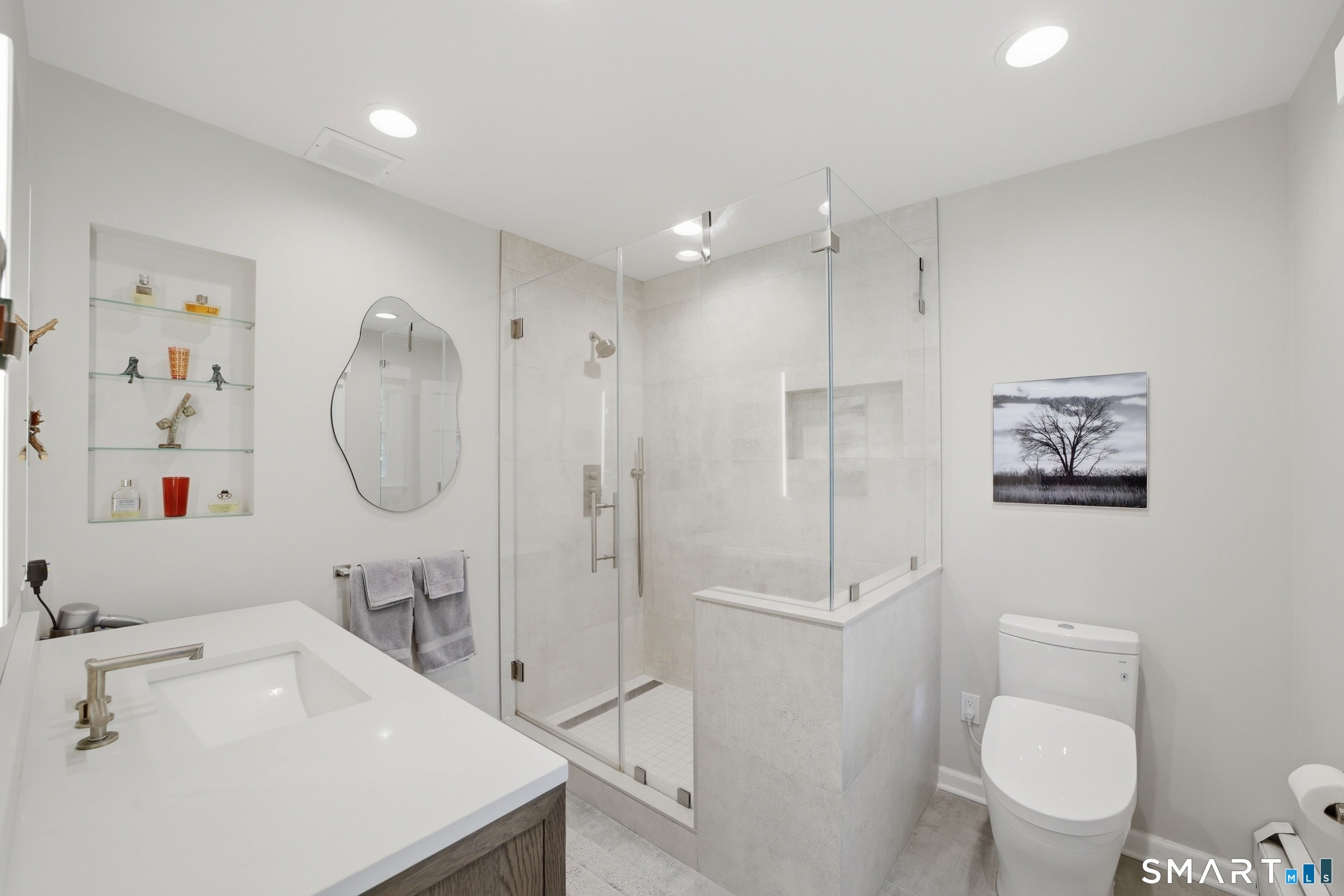 Stamford, Connecticut, 06902, United States, 4 Bedrooms Bedrooms, ,4 BathroomsBathrooms,Residential,Active,2042685