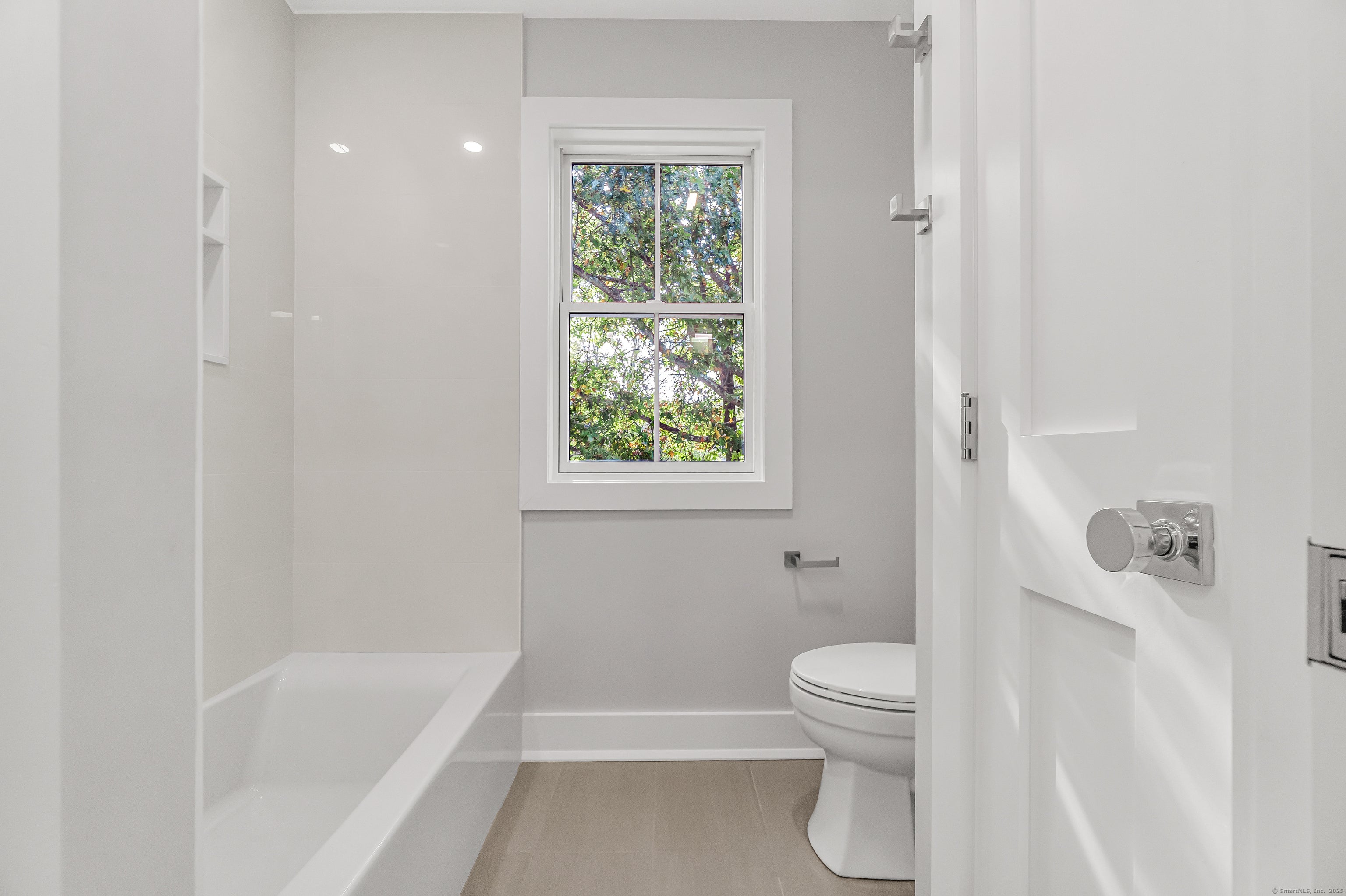 Fairfield, Connecticut, 06825, United States, 4 Bedrooms Bedrooms, ,5 BathroomsBathrooms,Residential,Active,1953660