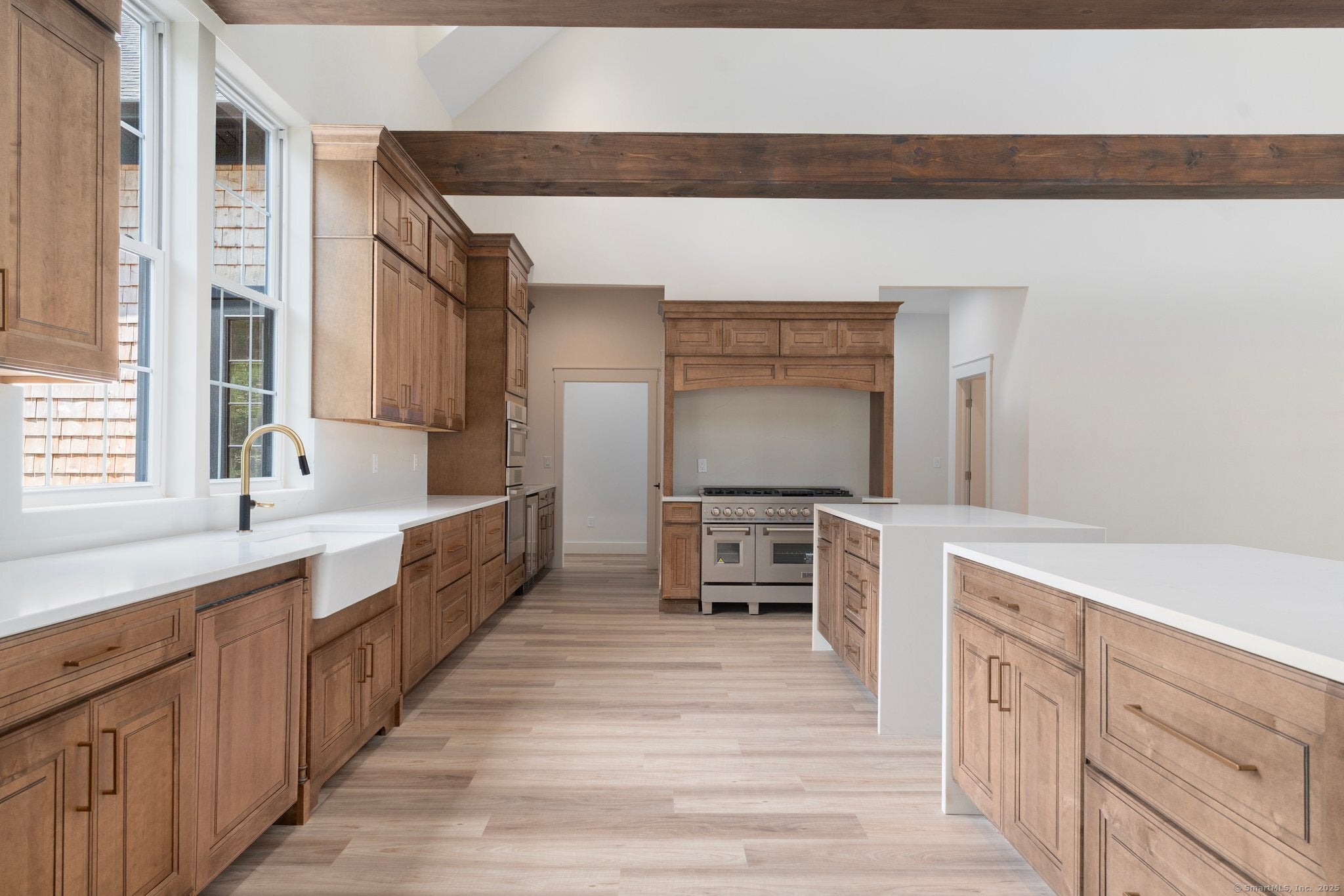 Pomfret, Connecticut, 06259, United States, 4 Bedrooms Bedrooms, ,6 BathroomsBathrooms,Residential,Active,1880189