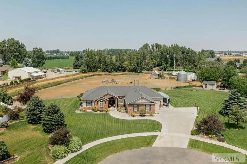 3940 N MCKIBBEN LN, IONA, ID 83427, photo 1 of 44