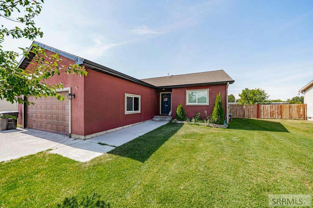 15 N WHITE PINE LN, RIGBY, ID 83442, photo 1 of 31