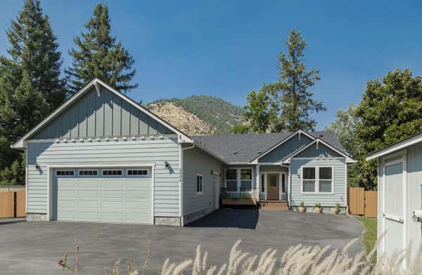 2854 ROGUE RIVER HWY, GOLD HILL, OR 97525 - Image 1