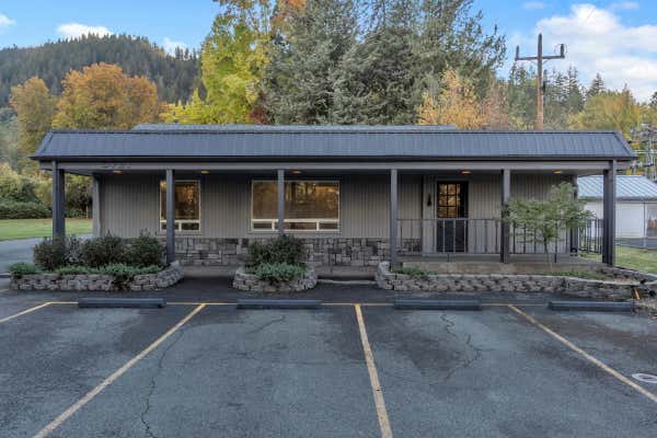 5721 ROGUE RIVER HWY, GOLD HILL, OR 97525 - Image 1