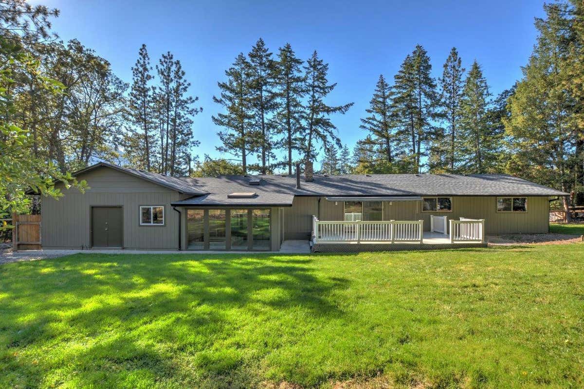 833 UPPER APPLEGATE RD, JACKSONVILLE, OR 97530 Single Family Residence