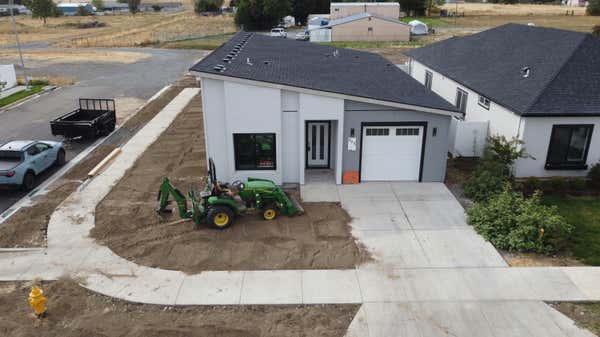 693 TERRAZZO WAY, MEDFORD, OR 97501, photo 2 of 4