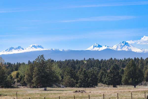 22460 MCARDLE RD, BEND, OR 97702, photo 3 of 33