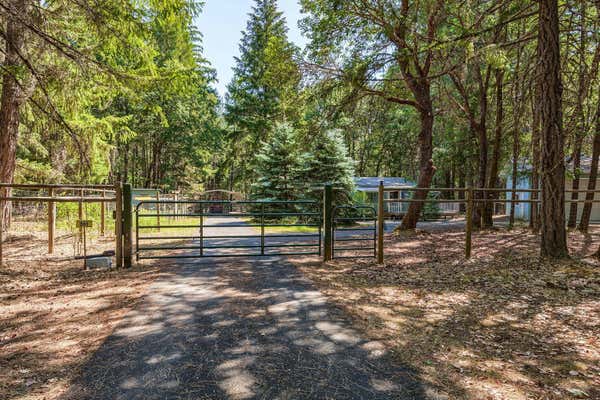 301 E CROW RD, MERLIN, OR 97532 - Image 1