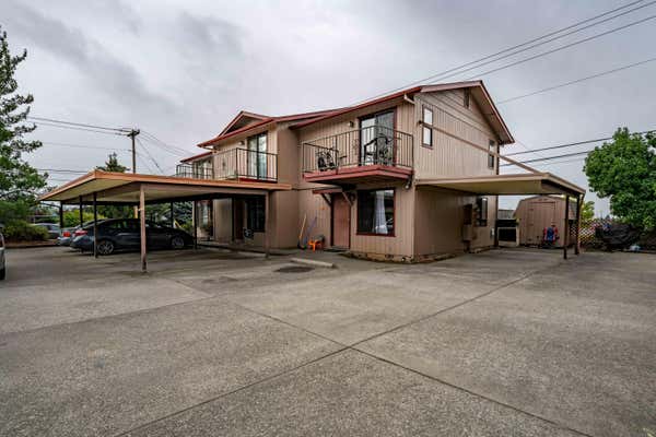 1702 NE FAIRVIEW AVE, GRANTS PASS, OR 97526 - Image 1