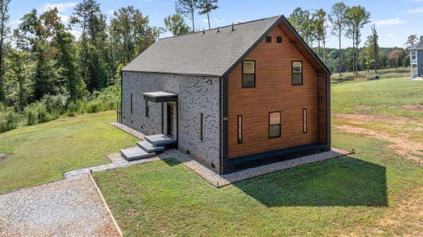 410 LOOP RD, CAMPOBELLO, SC 29322 - Image 1