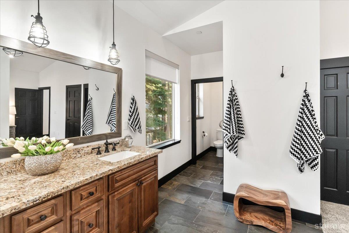 South Lake Tahoe, California, 96150, United States, 4 Bedrooms Bedrooms, ,3 BathroomsBathrooms,Residential,Active,2007317