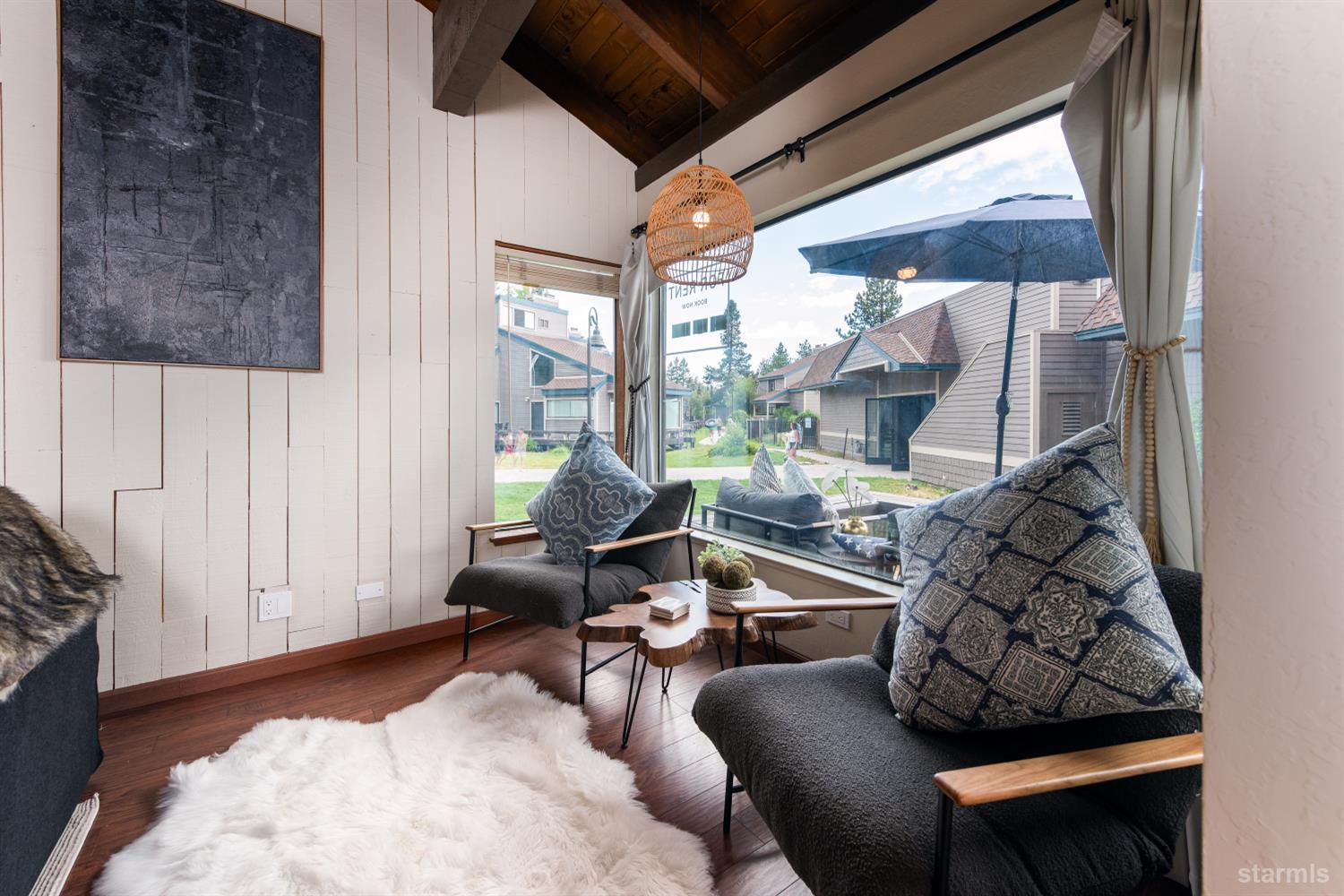 South Lake Tahoe, California, 96150, United States, 4 Bedrooms Bedrooms, ,2 BathroomsBathrooms,Residential,Active,1904174