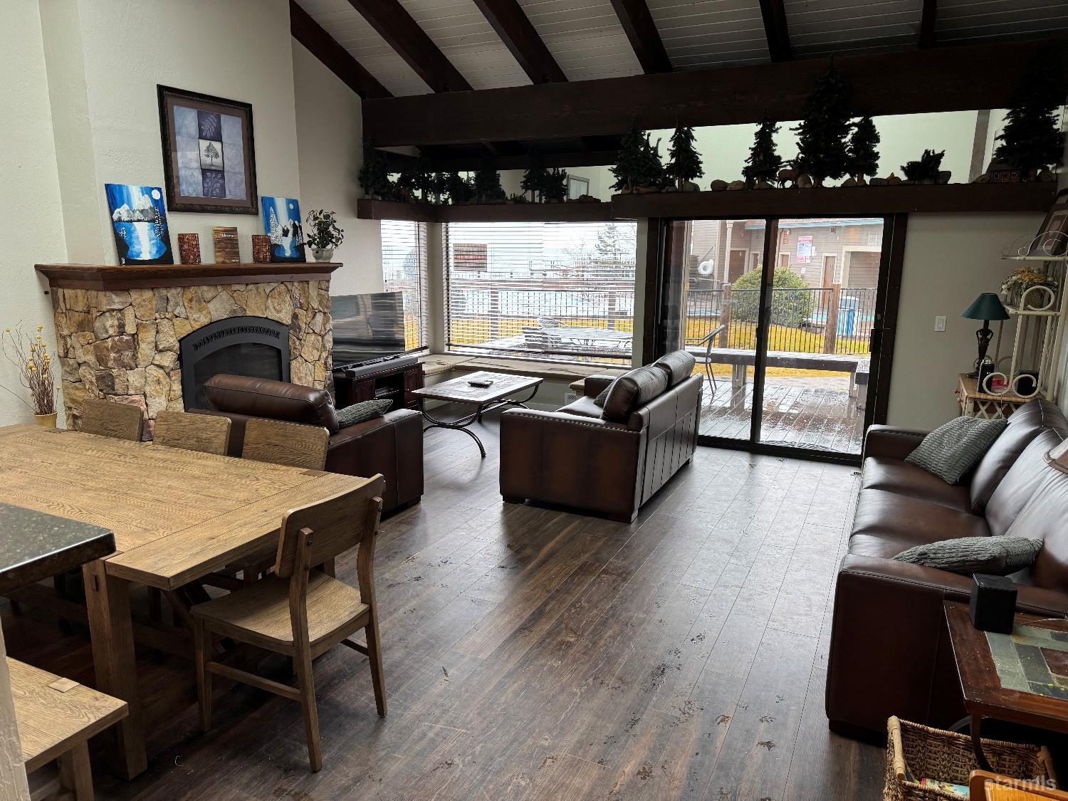 South Lake Tahoe, California, 96150, United States, 4 Bedrooms Bedrooms, ,2 BathroomsBathrooms,Residential,Active,1996265