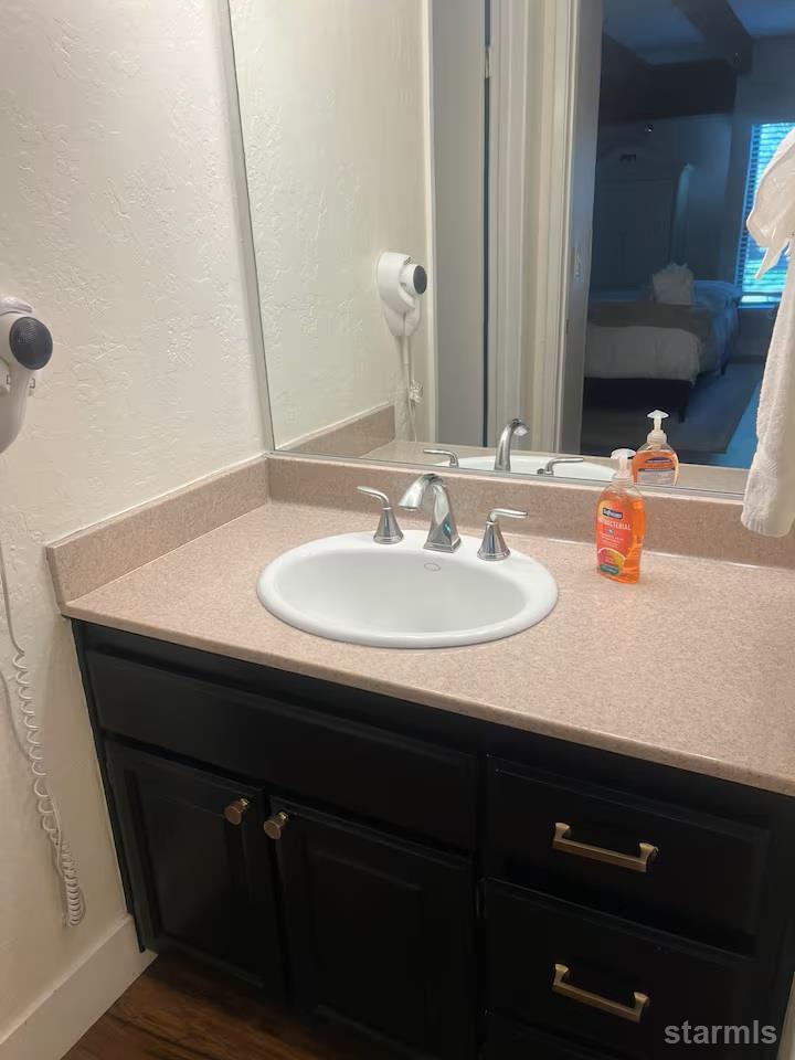 South Lake Tahoe, California, 96150, United States, 3 Bedrooms Bedrooms, ,2 BathroomsBathrooms,Residential,Active,1904156