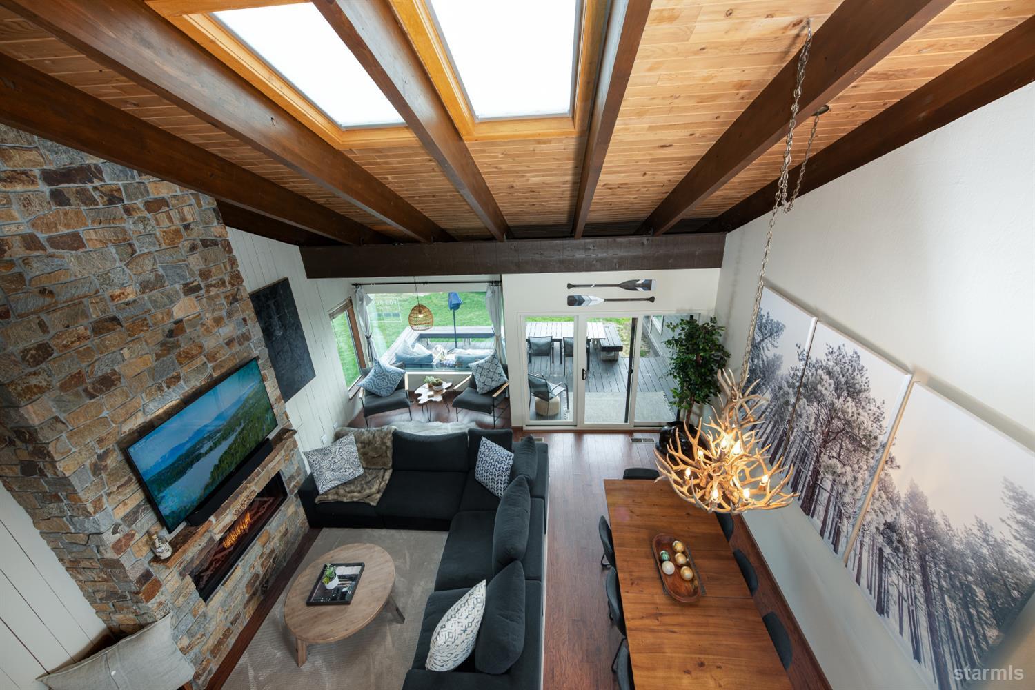 South Lake Tahoe, California, 96150, United States, 4 Bedrooms Bedrooms, ,2 BathroomsBathrooms,Residential,Active,1904174