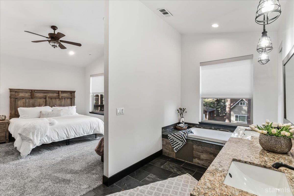 South Lake Tahoe, California, 96150, United States, 4 Bedrooms Bedrooms, ,3 BathroomsBathrooms,Residential,Active,2007317