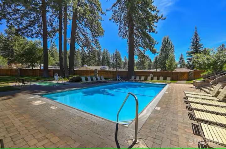 South Lake Tahoe, California, 96150, United States, 4 Bedrooms Bedrooms, ,2 BathroomsBathrooms,Residential,Active,1904174