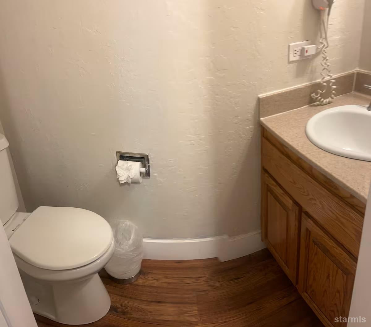 South Lake Tahoe, California, 96150, United States, 3 Bedrooms Bedrooms, ,2 BathroomsBathrooms,Residential,Active,1904156
