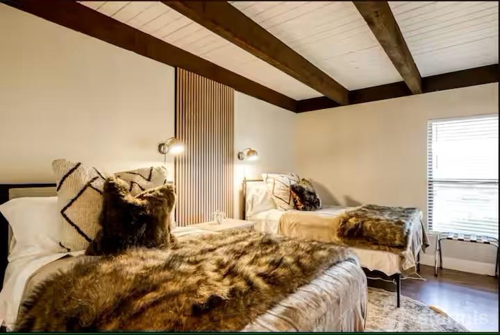 South Lake Tahoe, California, 96150, United States, 3 Bedrooms Bedrooms, ,2 BathroomsBathrooms,Residential,Active,1904156