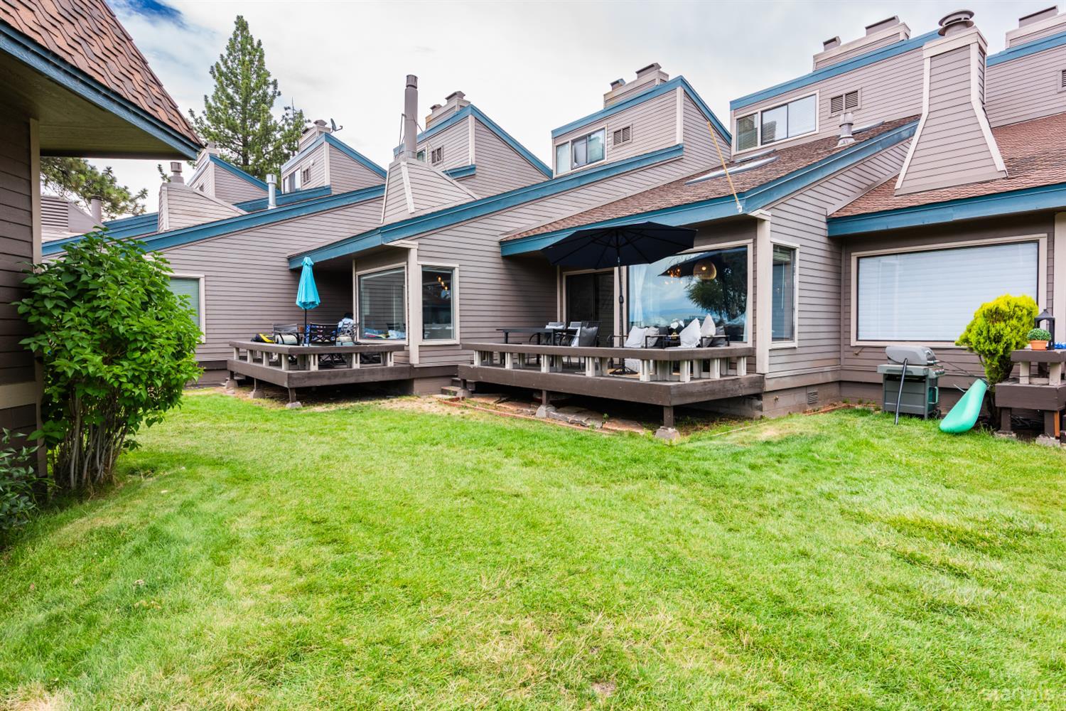 South Lake Tahoe, California, 96150, United States, 4 Bedrooms Bedrooms, ,2 BathroomsBathrooms,Residential,Active,1904174
