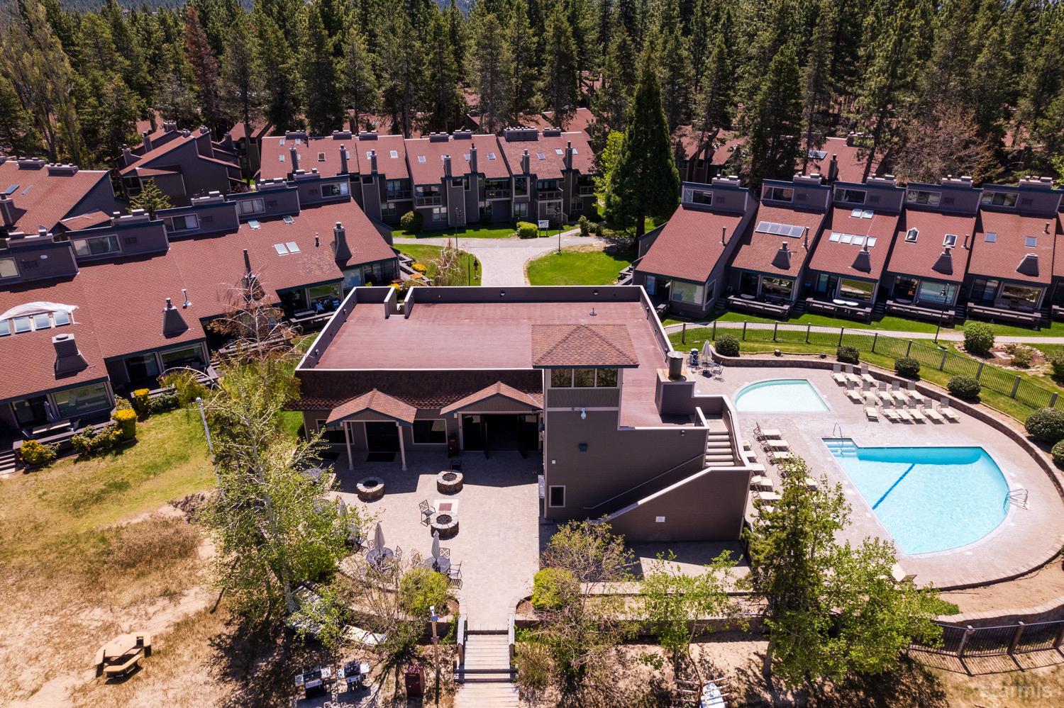 South Lake Tahoe, California, 96150, United States, 4 Bedrooms Bedrooms, ,2 BathroomsBathrooms,Residential,Active,1996265