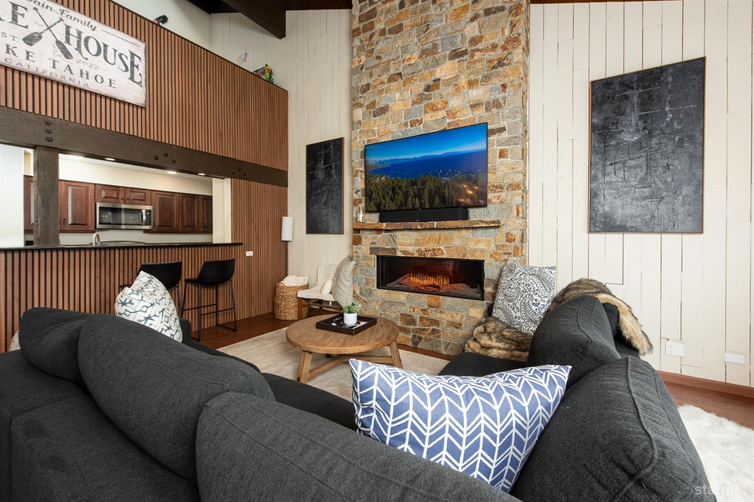 South Lake Tahoe, California, 96150, United States, 4 Bedrooms Bedrooms, ,2 BathroomsBathrooms,Residential,Active,1904174