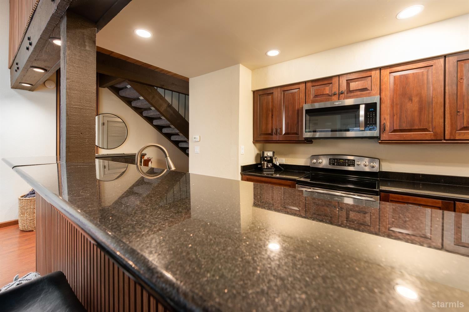 South Lake Tahoe, California, 96150, United States, 4 Bedrooms Bedrooms, ,2 BathroomsBathrooms,Residential,Active,1904174