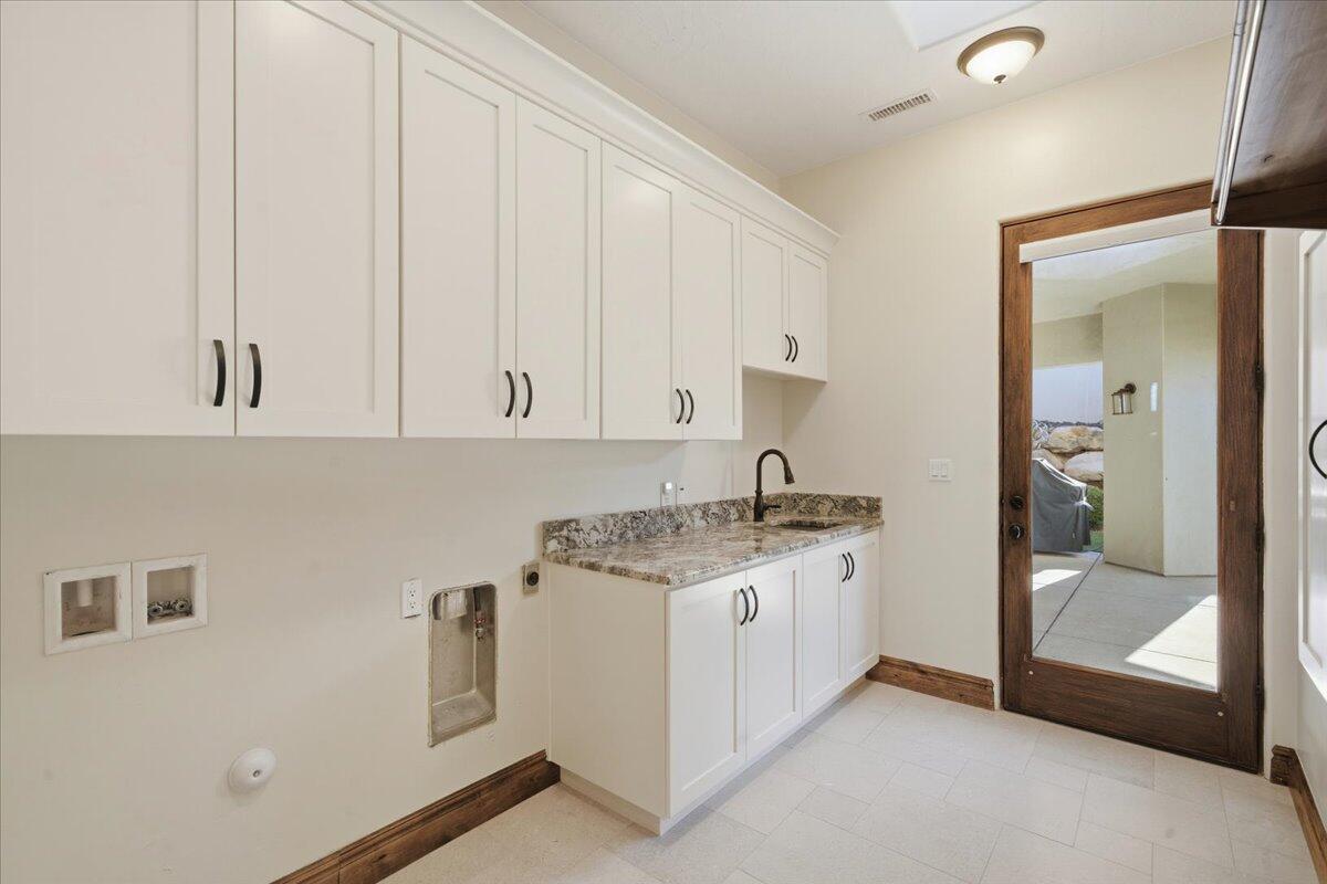 St George, Utah, 84790, United States, 3 Bedrooms Bedrooms, ,4 BathroomsBathrooms,Residential,Active,2000217