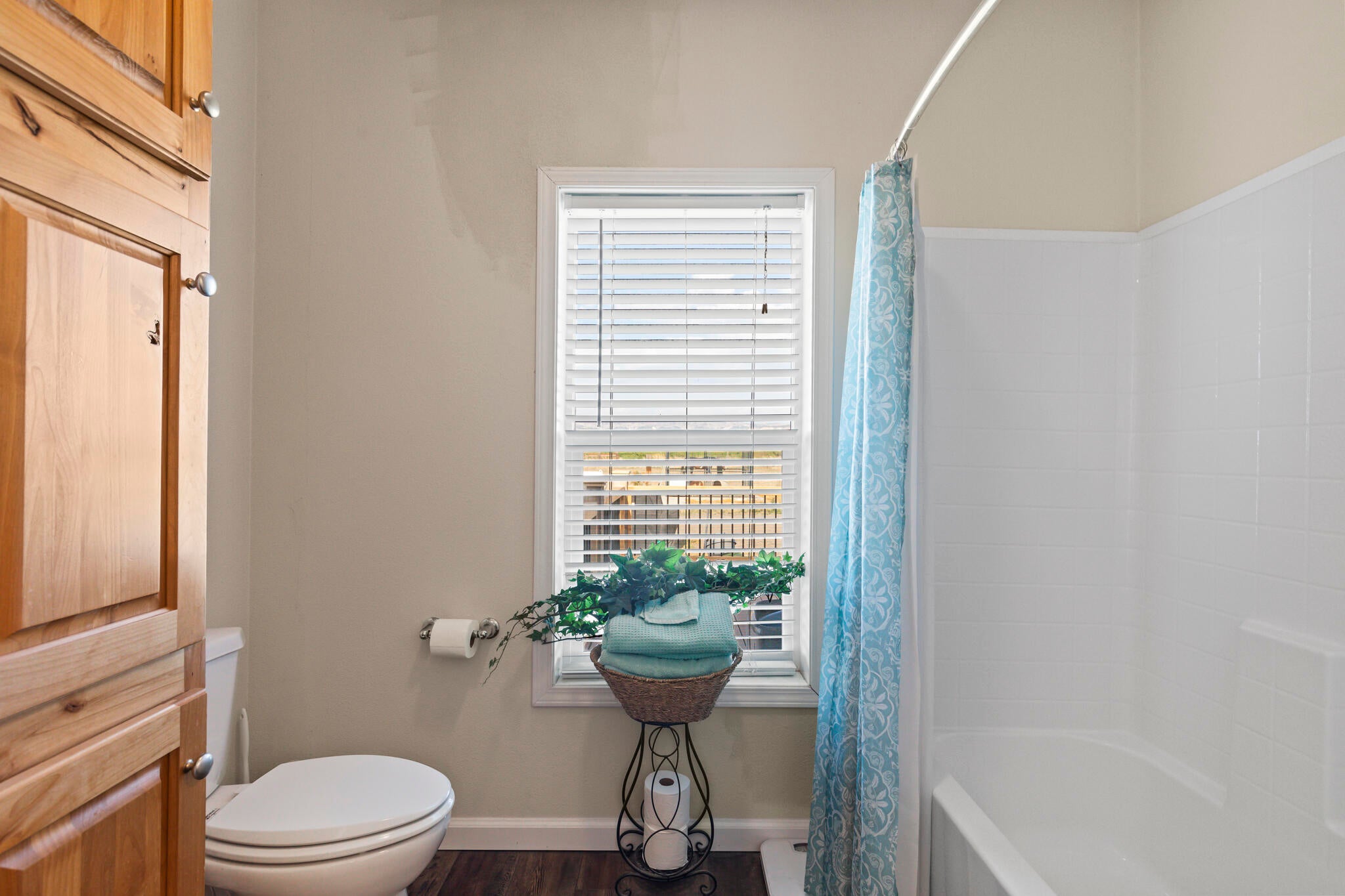 Panguitch, Utah, 84759, United States, 3 Bedrooms Bedrooms, ,3 BathroomsBathrooms,Residential,Active,2015807