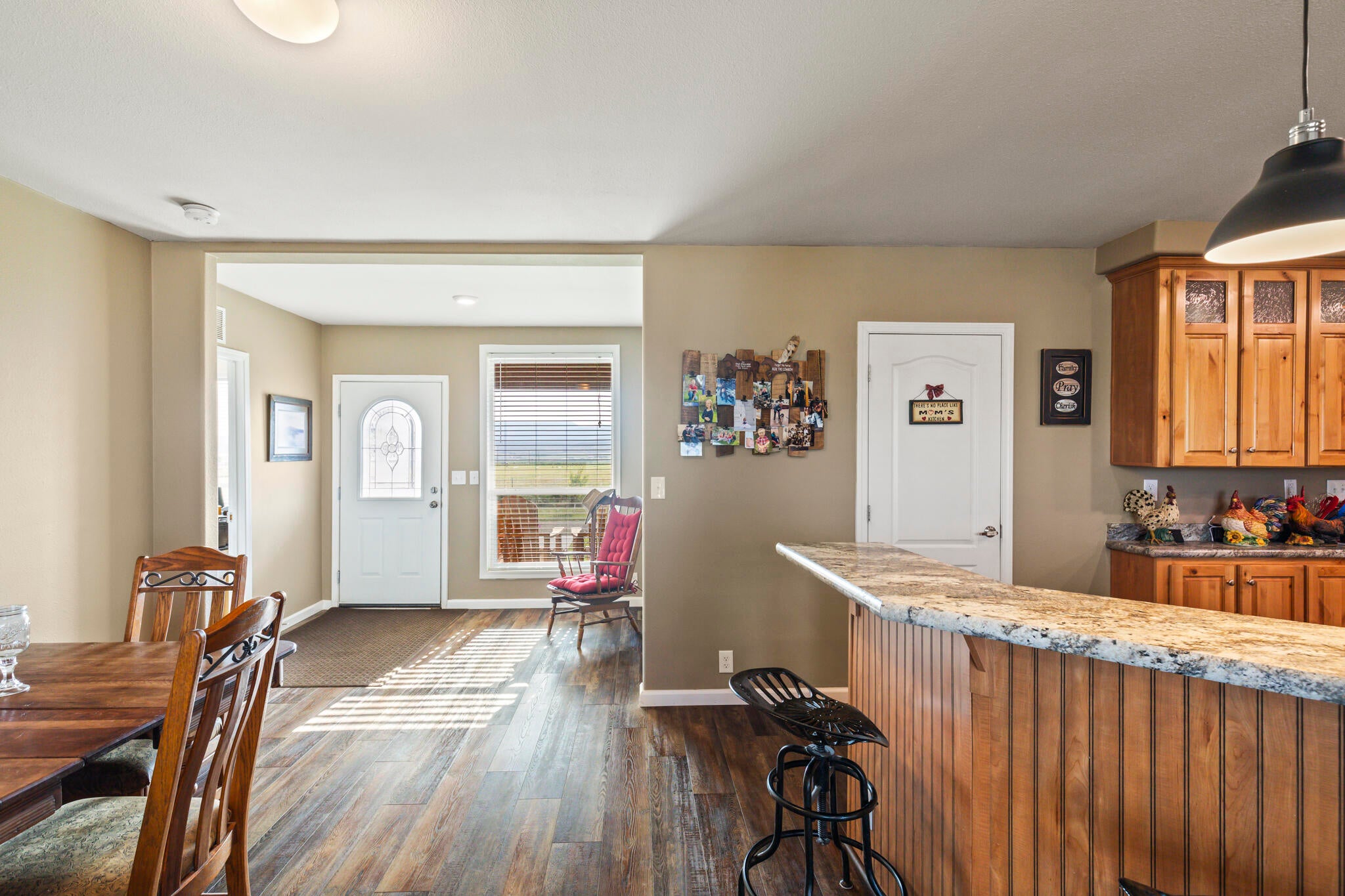 Panguitch, Utah, 84759, United States, 3 Bedrooms Bedrooms, ,3 BathroomsBathrooms,Residential,Active,2015807