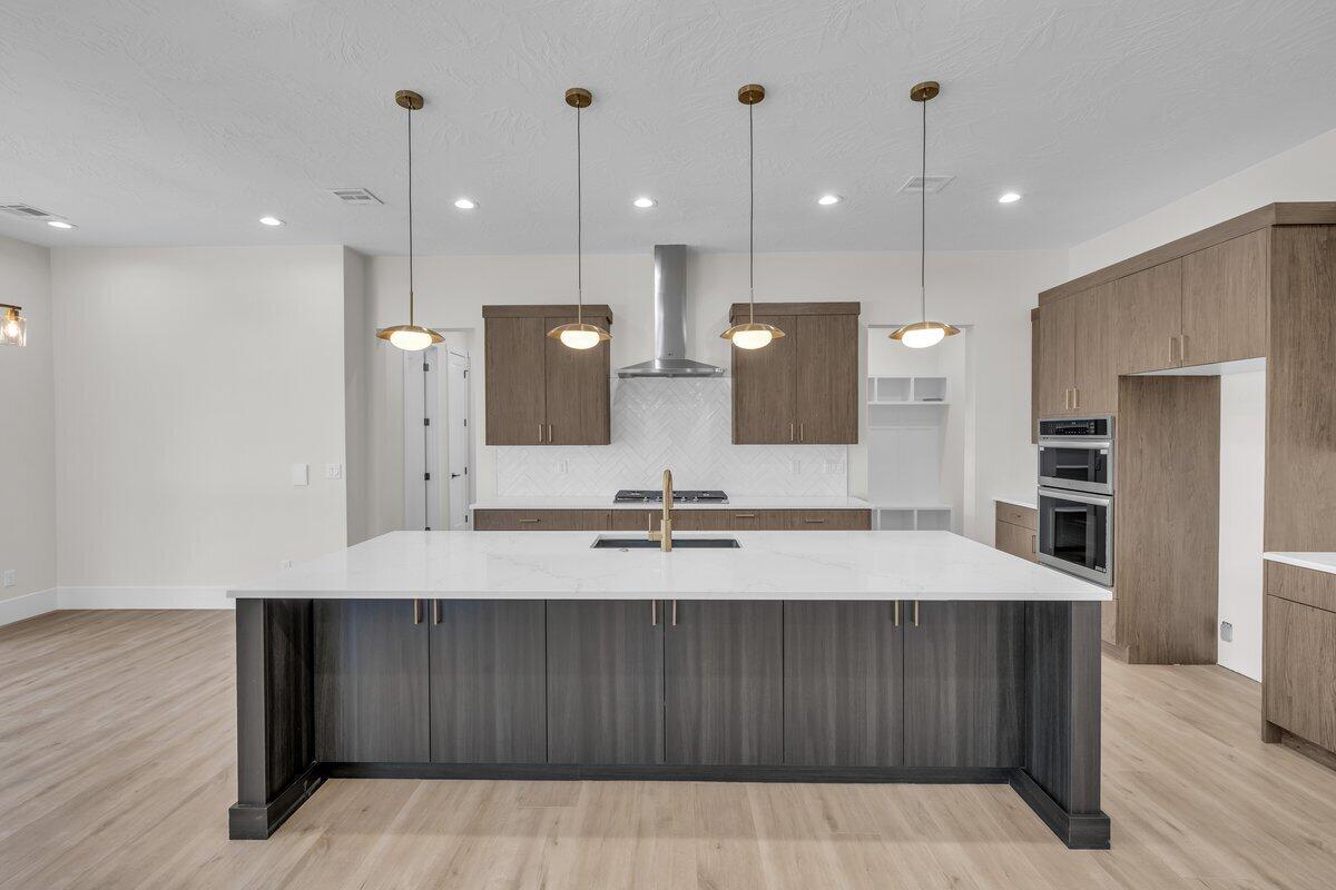 Washington, Utah, 84780, United States, 6 Bedrooms Bedrooms, ,5 BathroomsBathrooms,Residential,Active,1862845