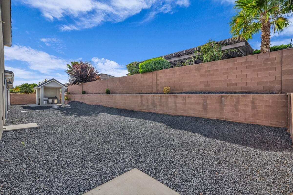 Hurricane, Utah, 84737, United States, 5 Bedrooms Bedrooms, ,5 BathroomsBathrooms,Residential,Active,1996303