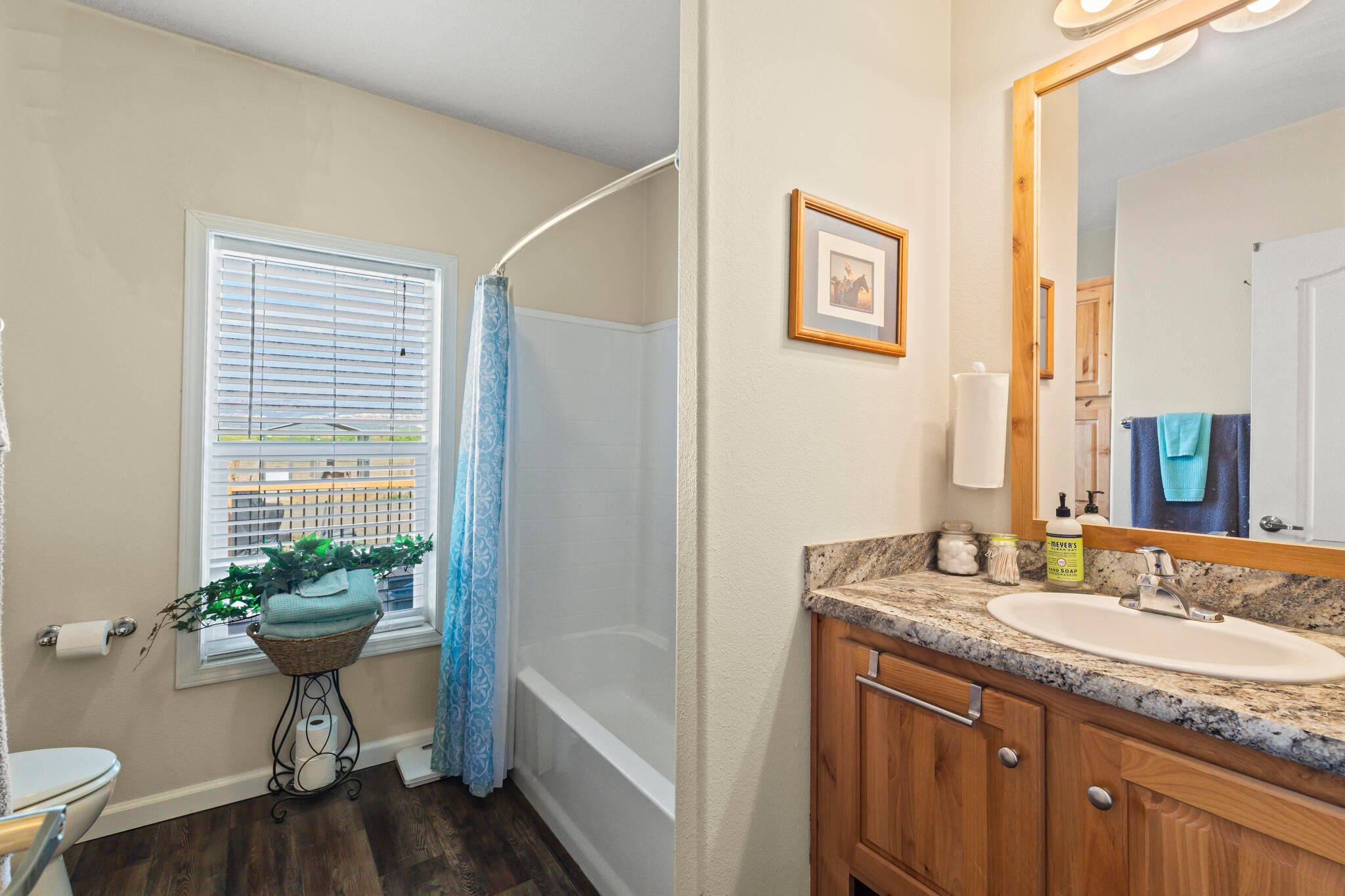 Panguitch, Utah, 84759, United States, 3 Bedrooms Bedrooms, ,3 BathroomsBathrooms,Residential,Active,2015807