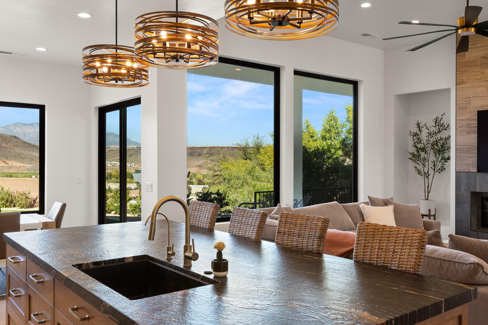 St George, Utah, 84770, United States, 3 Bedrooms Bedrooms, ,4 BathroomsBathrooms,Residential,Active,1973361