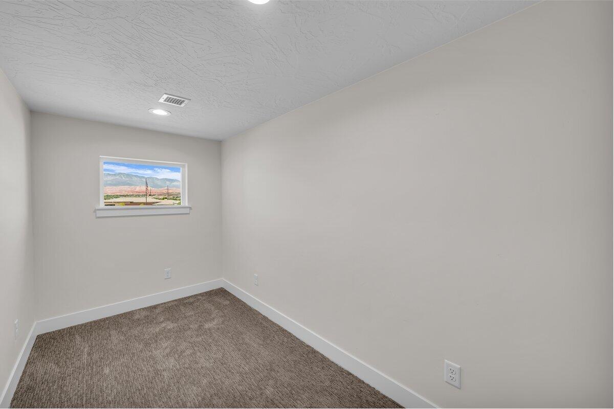 Washington, Utah, 84780, United States, 6 Bedrooms Bedrooms, ,5 BathroomsBathrooms,Residential,Active,1862845
