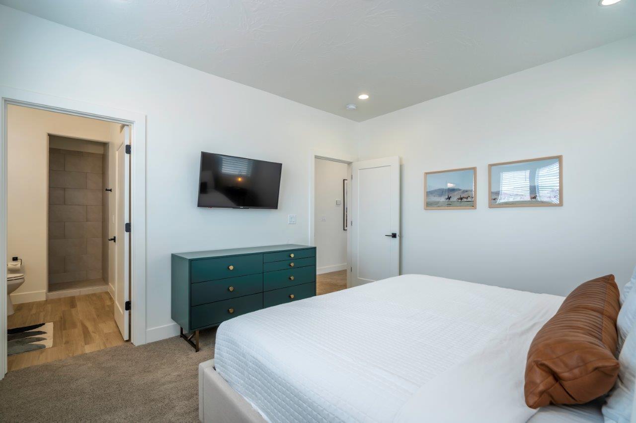 Santa Clara, Utah, 84765, United States, ,6 BathroomsBathrooms,Residential,Active,1798104