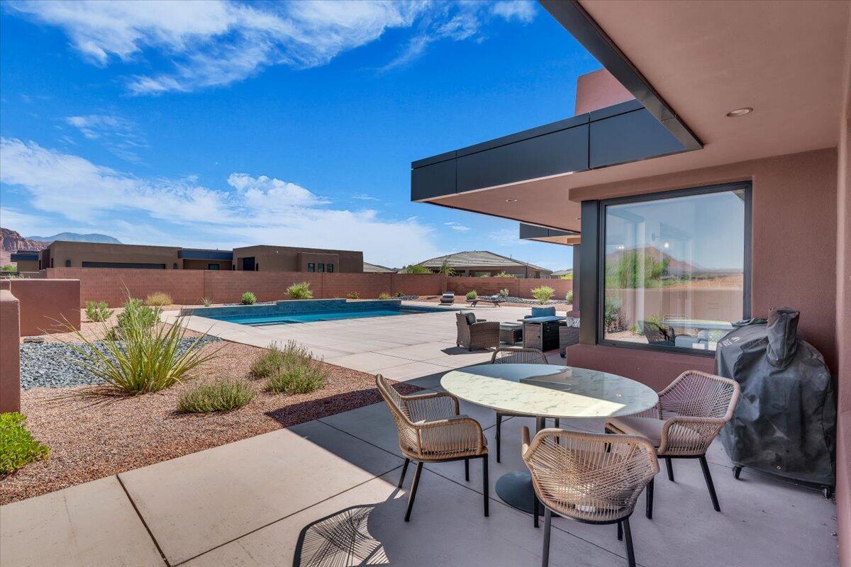 Ivins, Utah, 84738, United States, 3 Bedrooms Bedrooms, ,3 BathroomsBathrooms,Residential,Active,1920222
