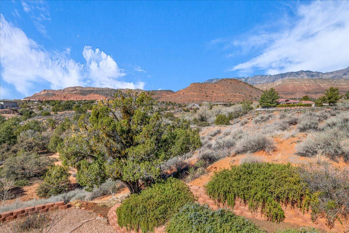 Leeds, Utah, 84746, United States, 5 Bedrooms Bedrooms, ,3 BathroomsBathrooms,Residential,Active,2008700