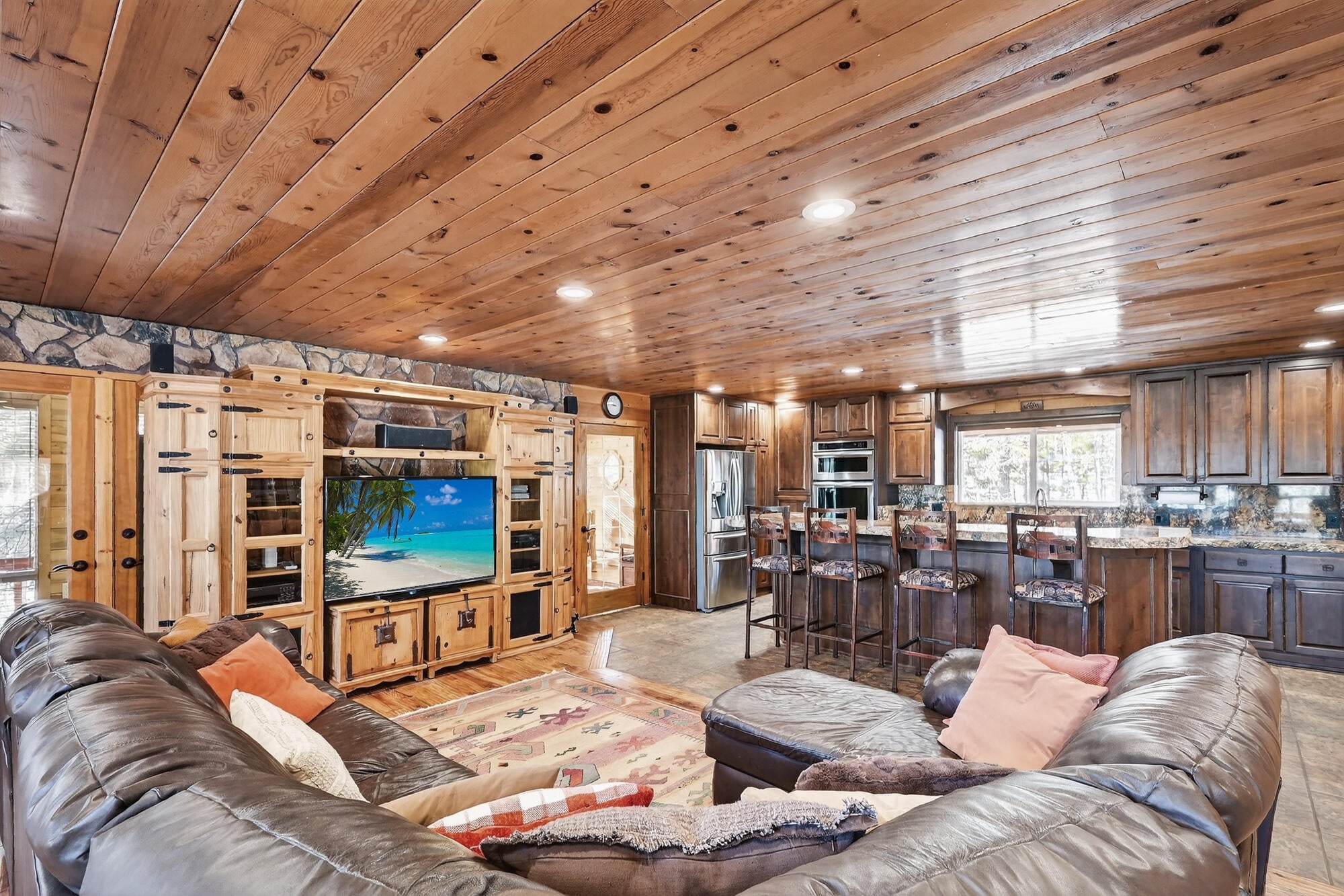 Duck Creek, Utah, 84762, United States, 4 Bedrooms Bedrooms, ,3 BathroomsBathrooms,Residential,Active,2007327