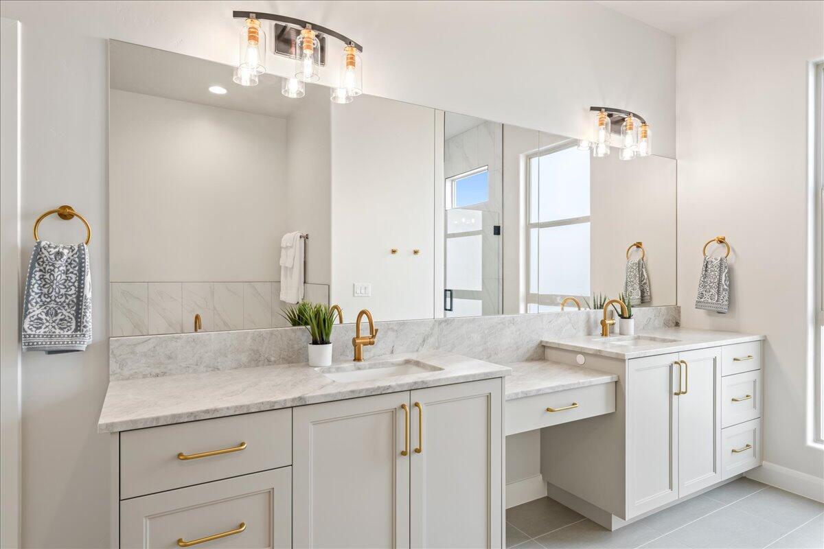 Hurricane, Utah, 84737, United States, 3 Bedrooms Bedrooms, ,3 BathroomsBathrooms,Residential,Active,2011422