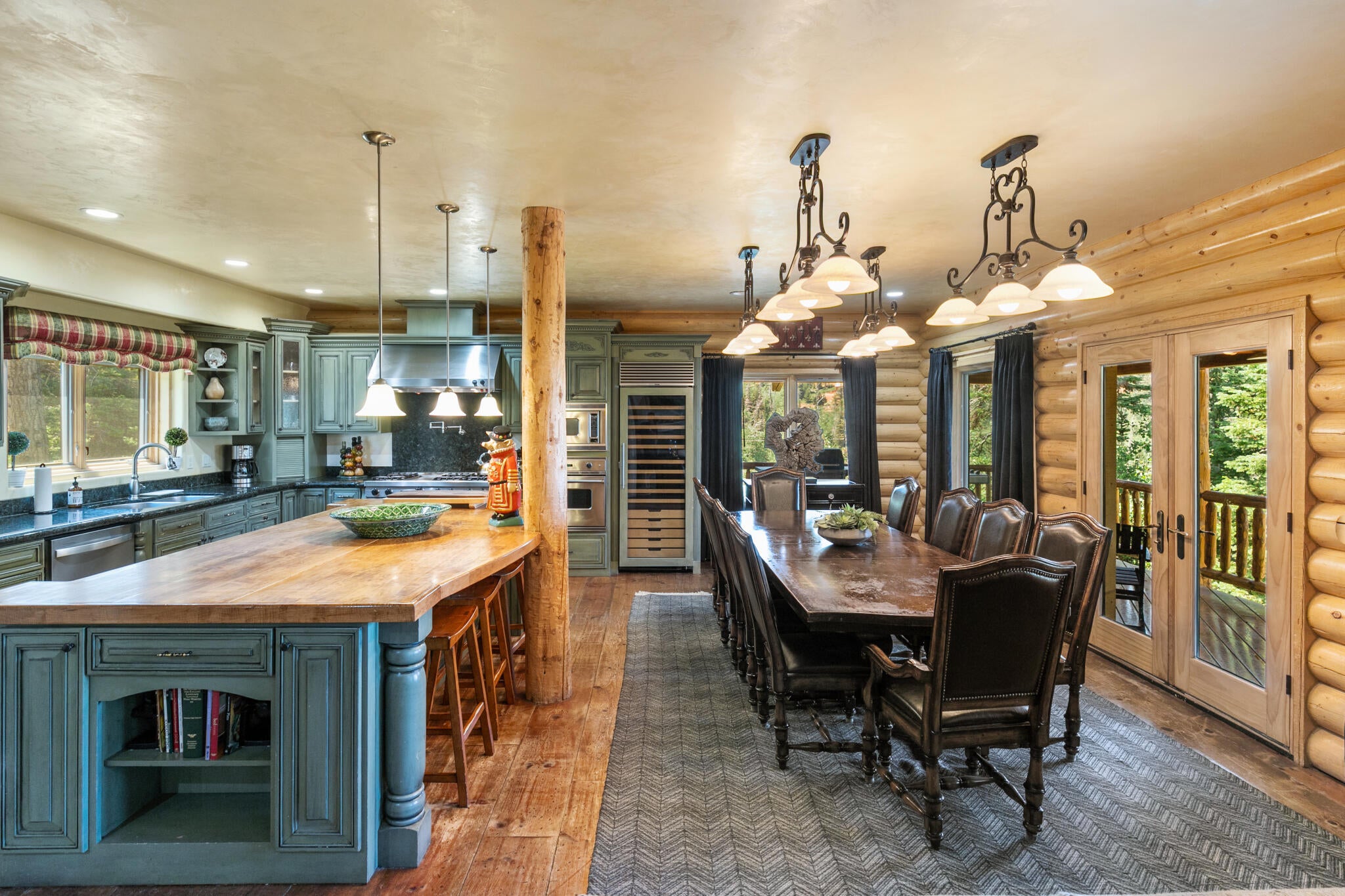 Brian Head, Utah, 84719, United States, 5 Bedrooms Bedrooms, ,4 BathroomsBathrooms,Residential,Active,1889352