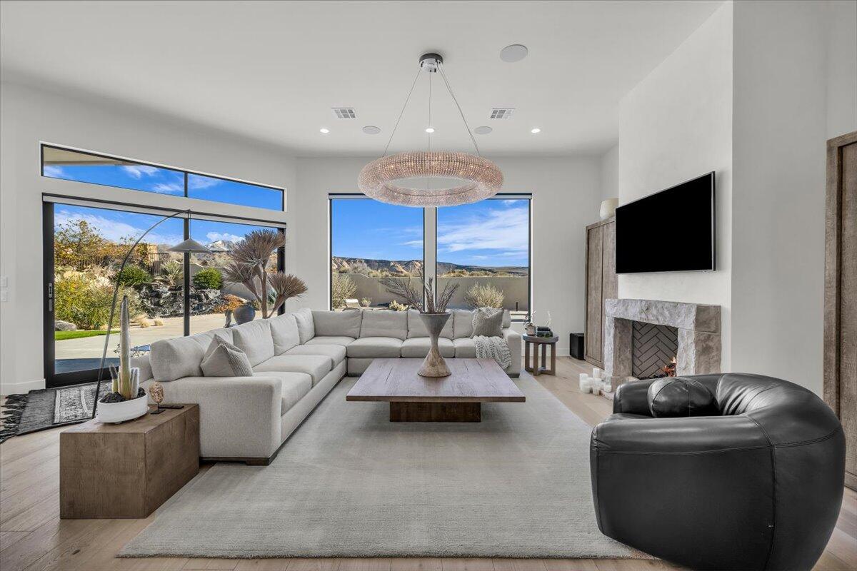 St George, Utah, 84770, United States, 5 Bedrooms Bedrooms, ,5 BathroomsBathrooms,Residential,Active,2009817