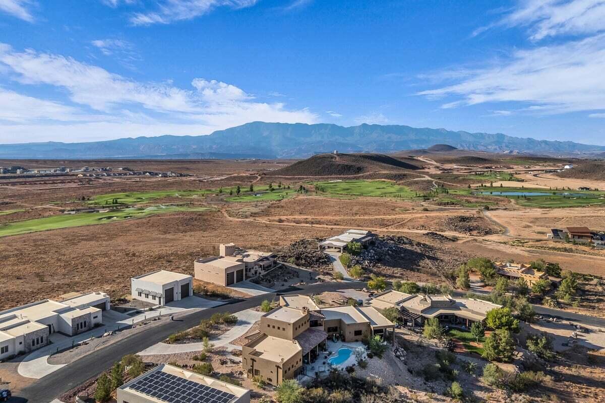 Hurricane, Utah, 84737, United States, 4 Bedrooms Bedrooms, ,4 BathroomsBathrooms,Residential,Active,1945483