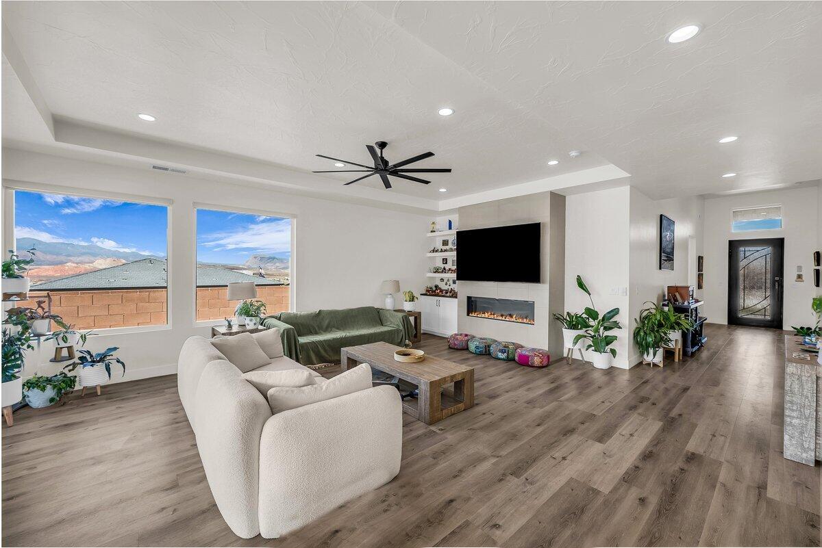 Hurricane, Utah, 84737, United States, 4 Bedrooms Bedrooms, ,4 BathroomsBathrooms,Residential,Active,1936151